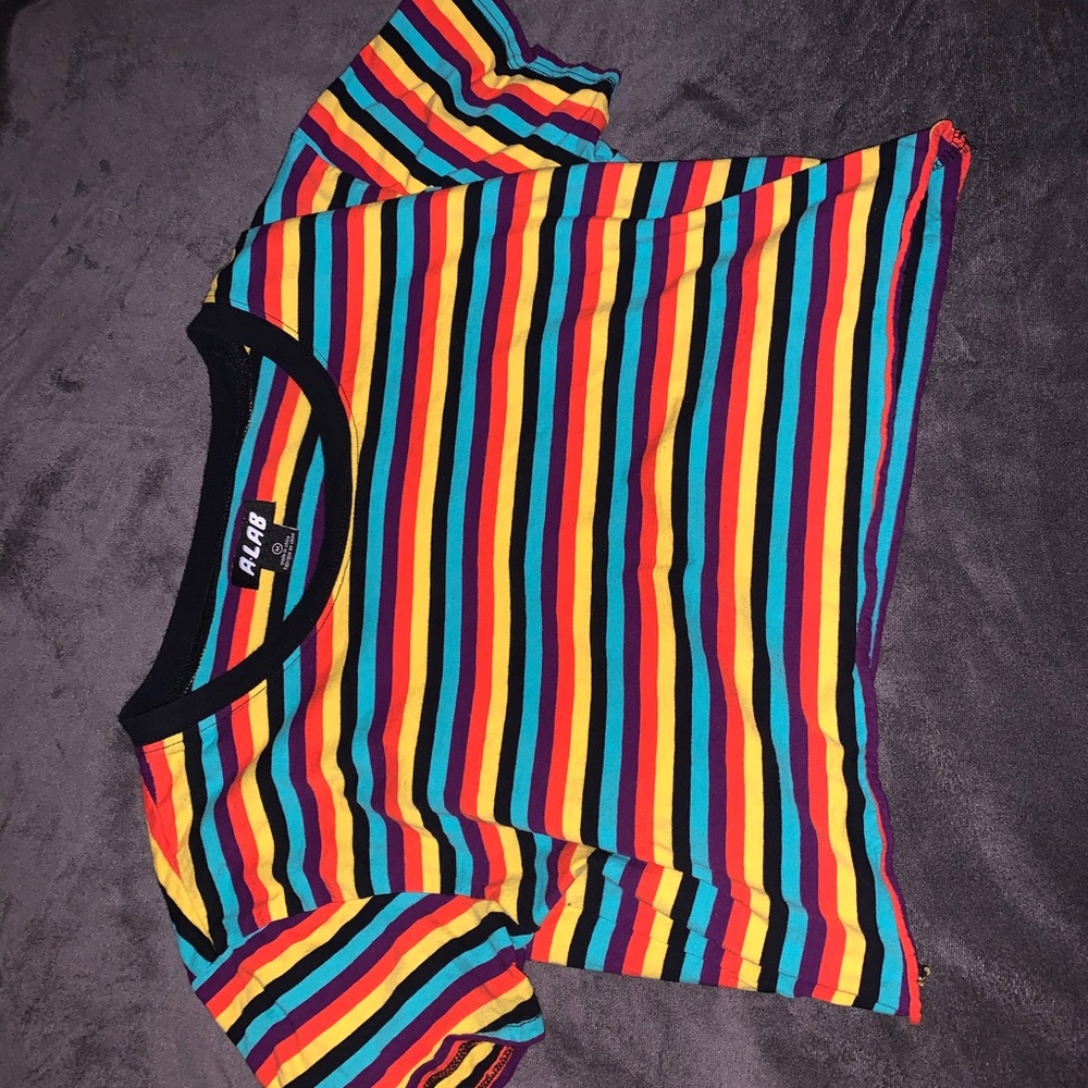 Short sleeve crop top